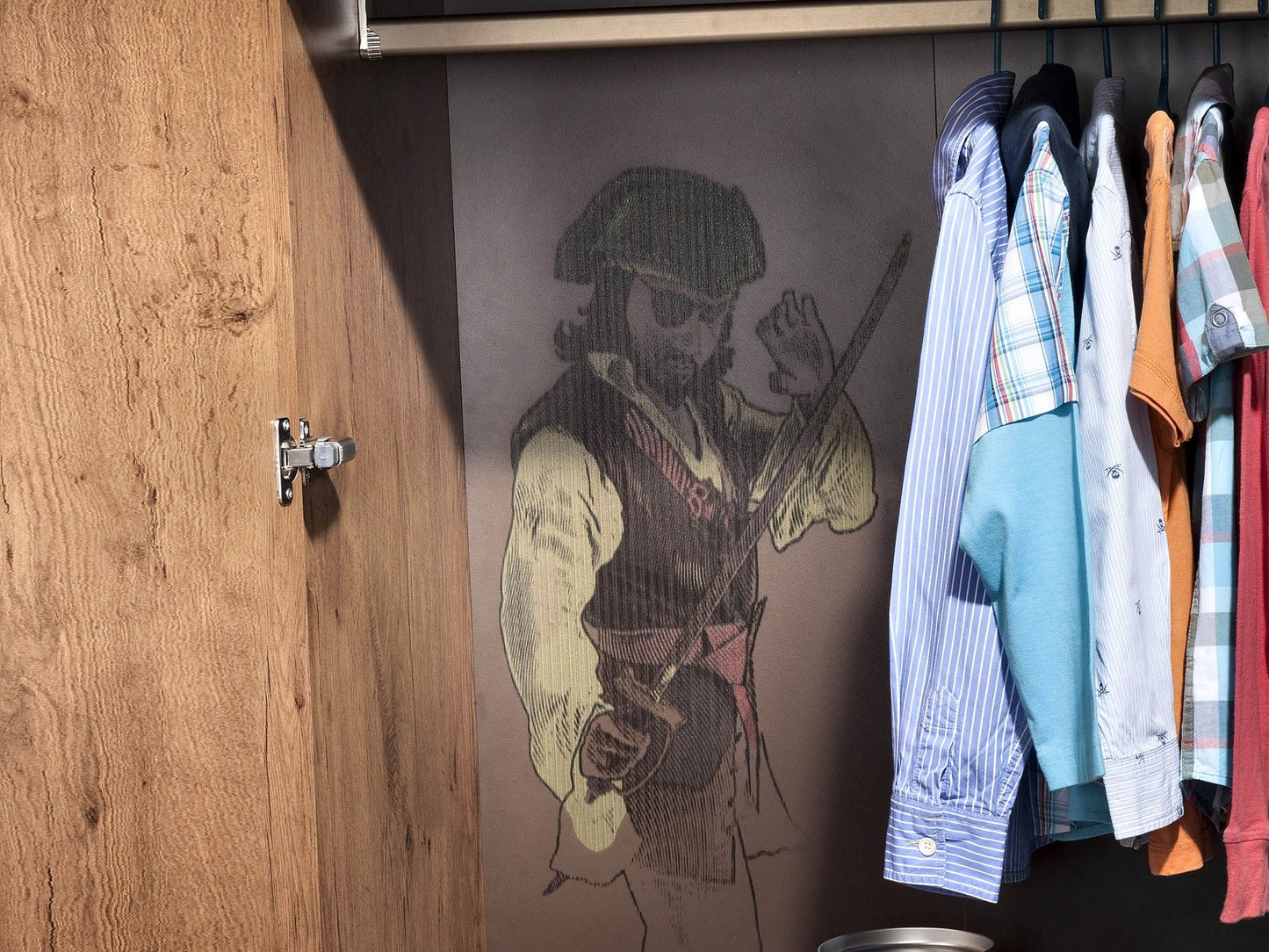 Pirat 3 Dørs Garderobeskab - Garderobeskab