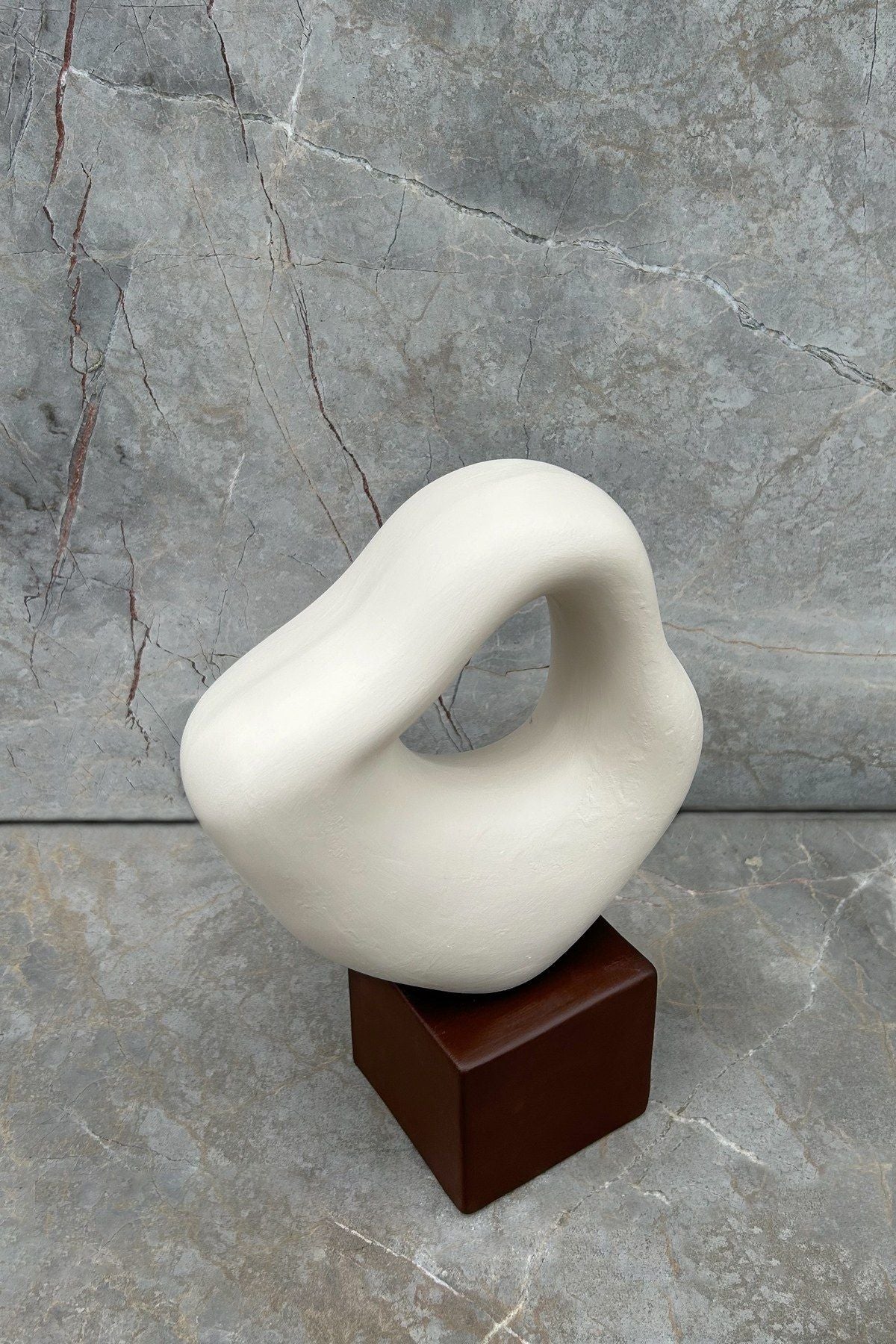 Skulptur " Hul i midten" af Verner Berg