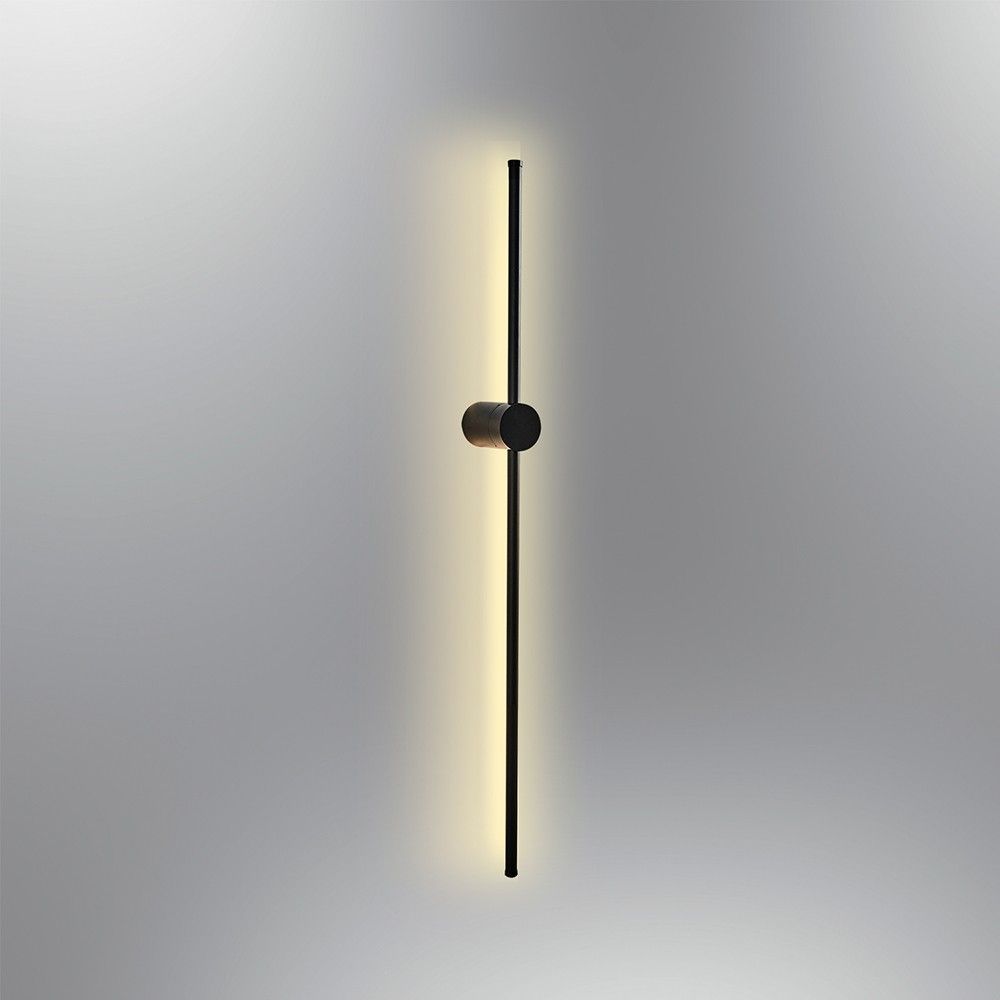 L1174 - Sort - Væglampe