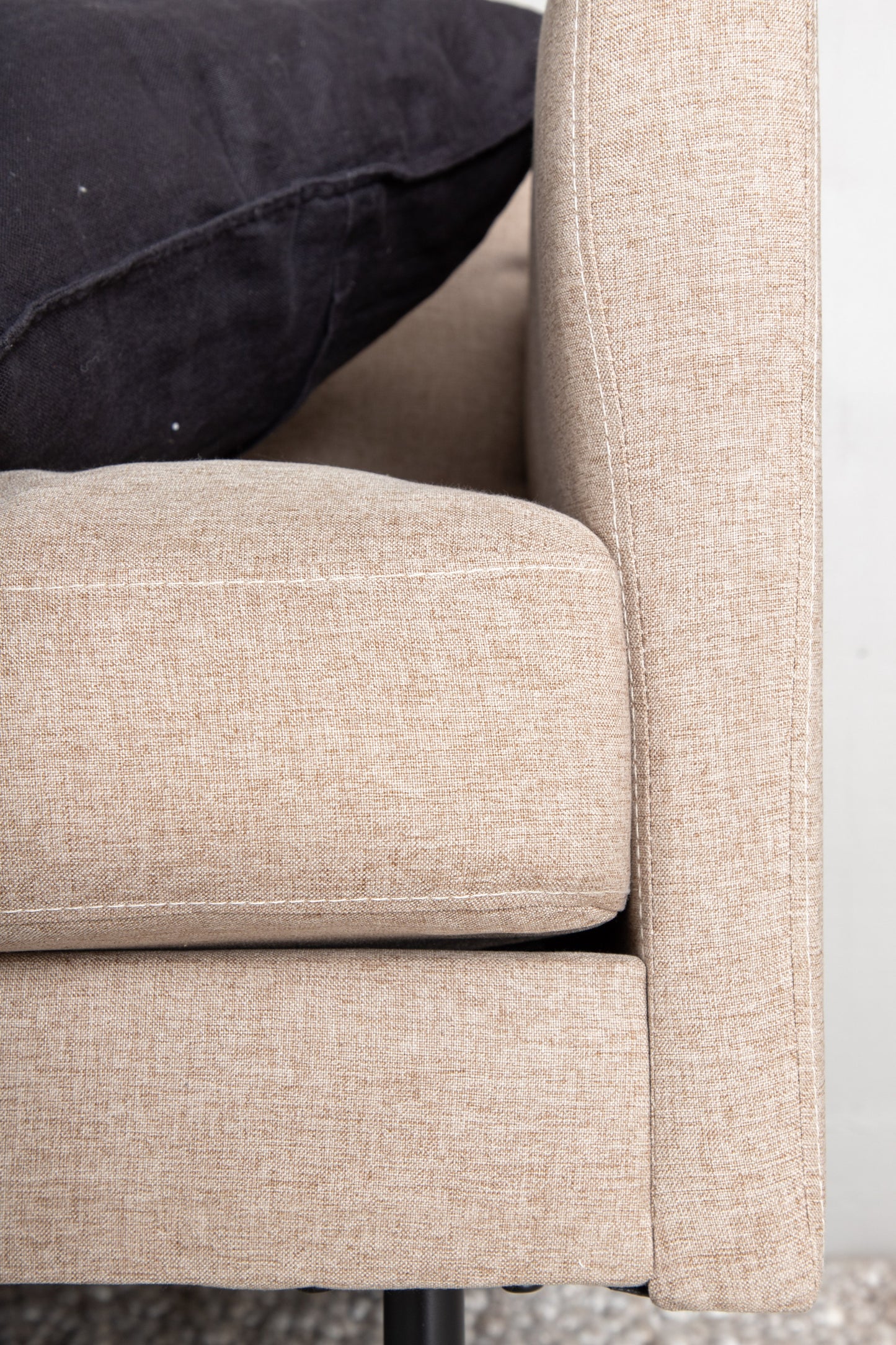 Venture-Design | Zoom 2-Personen-Sofa - Schwarzer / beiger Stoff